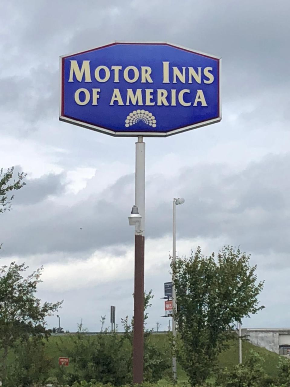 Motor Inns Of America Madisonville Eksteriør billede